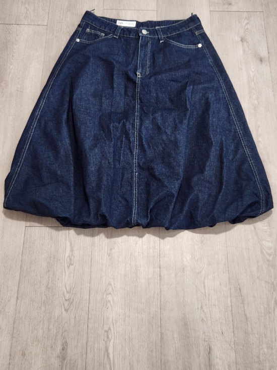 Zara Dresses & Skirts - Zara Dark Wash Denim Bubble Balloon Hem Midi Skirt L